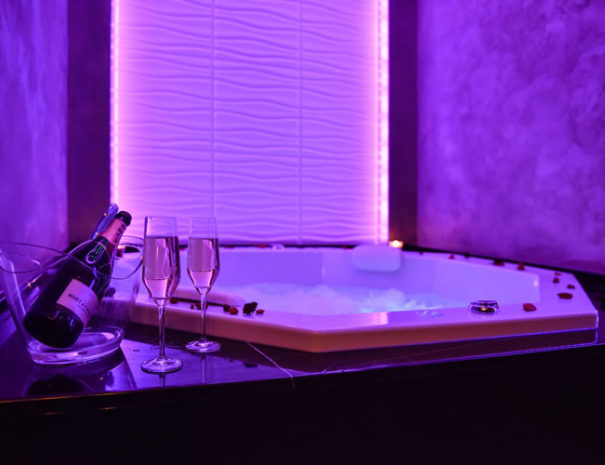 Luxury-suite-spa-15